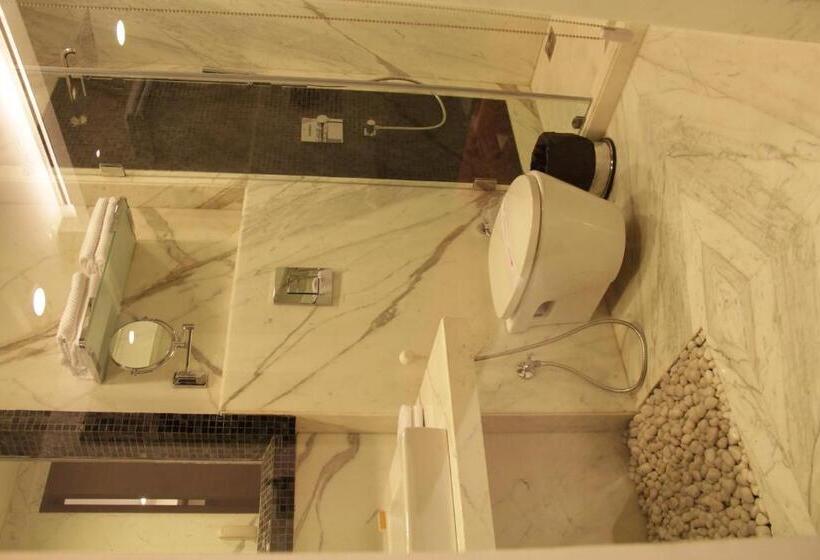 Номер Deluxe, The Nanee Suites