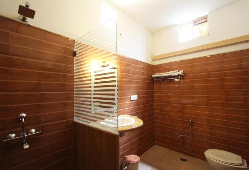 اتاق لوکس, The Silk Route