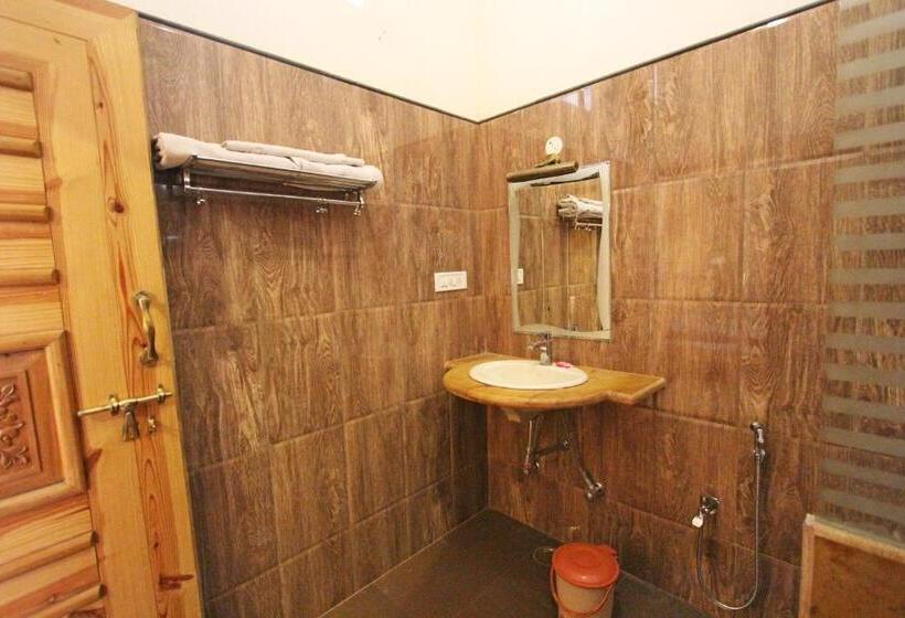 اتاق استاندارد, The Silk Route