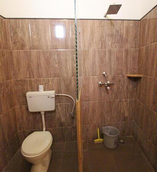 اتاق استاندارد, The Silk Route