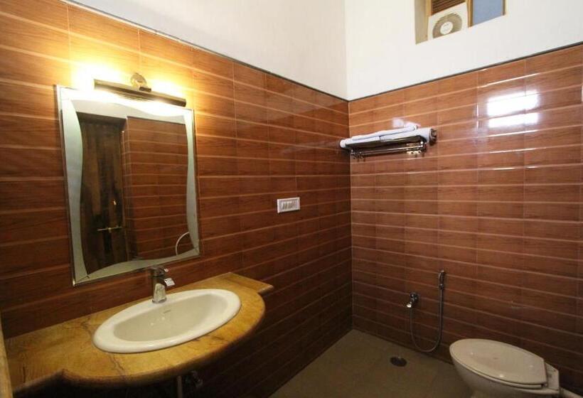 اتاق استاندارد, The Silk Route