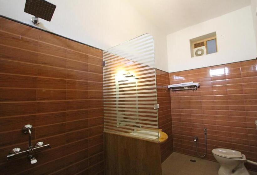 اتاق استاندارد, The Silk Route