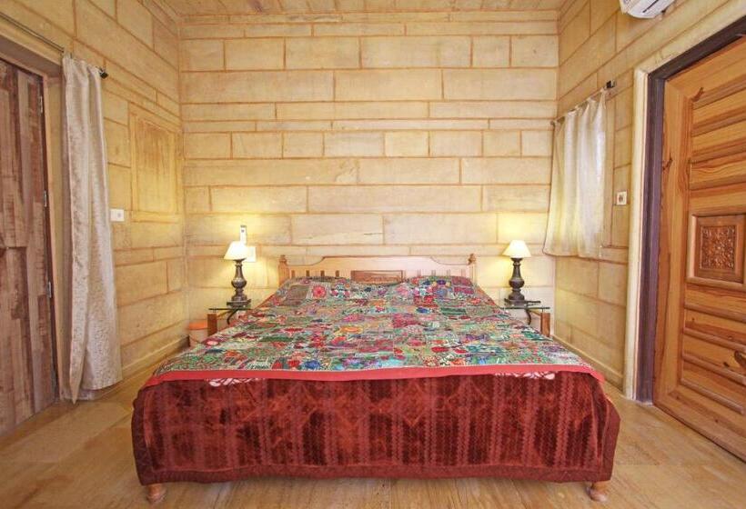 اتاق استاندارد, The Silk Route