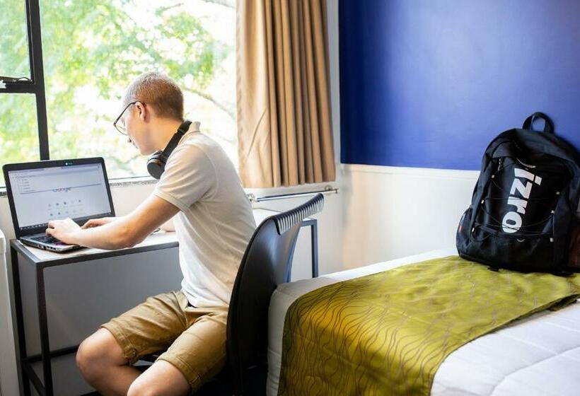 标准单人间共用浴室, Ymca Hostel