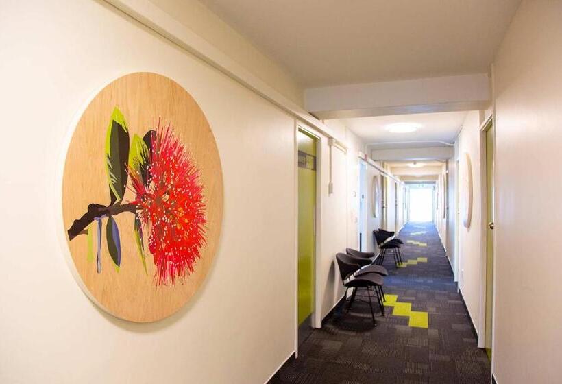 标准单人间共用浴室, Ymca Hostel