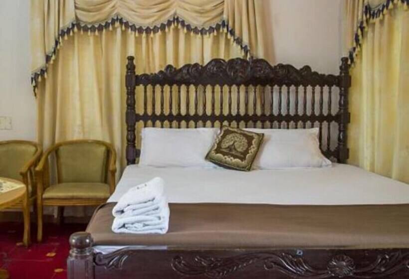 غرفة قياسية بالطابق الأرضى, Backwater Retreat   Honeymoon House