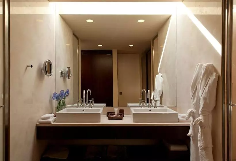 デラックスバンガロー, Fasano Punta Del Este