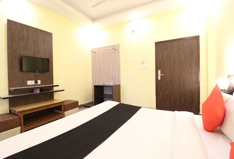 غرفة تنفيذية, Gupta Inn