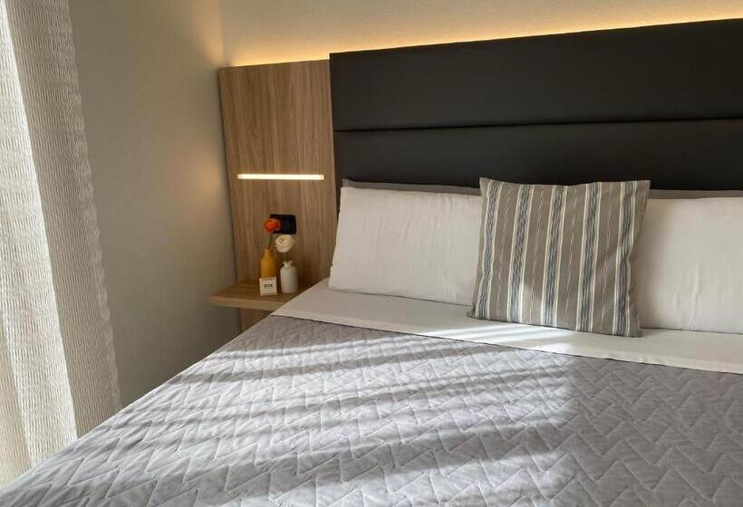 주니어 스위트, Londra