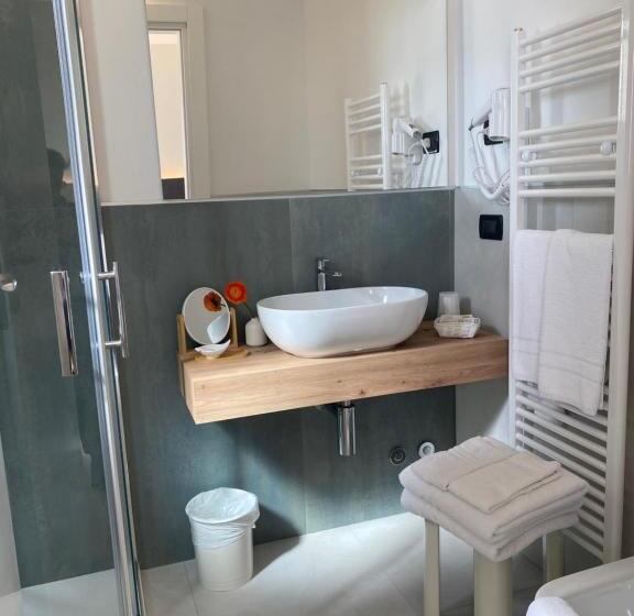 주니어 스위트, Londra