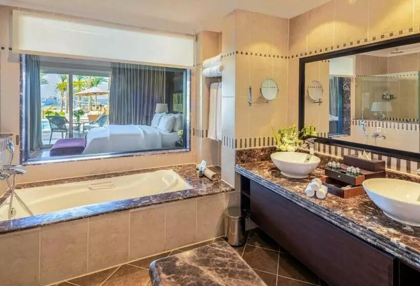 Junior Suite with Pool