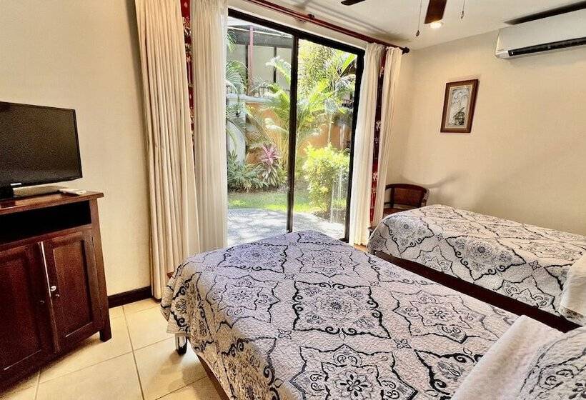 Апартаменты 1 Спальня Нижний Этаж, Monte Carlo Luxury Condominiums