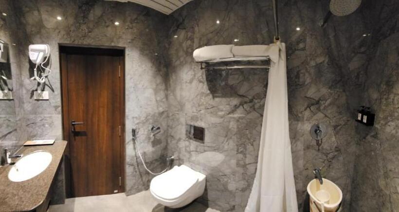 Quarto deluxe, Gorbandh