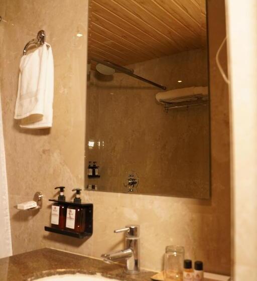 Quarto deluxe, Gorbandh