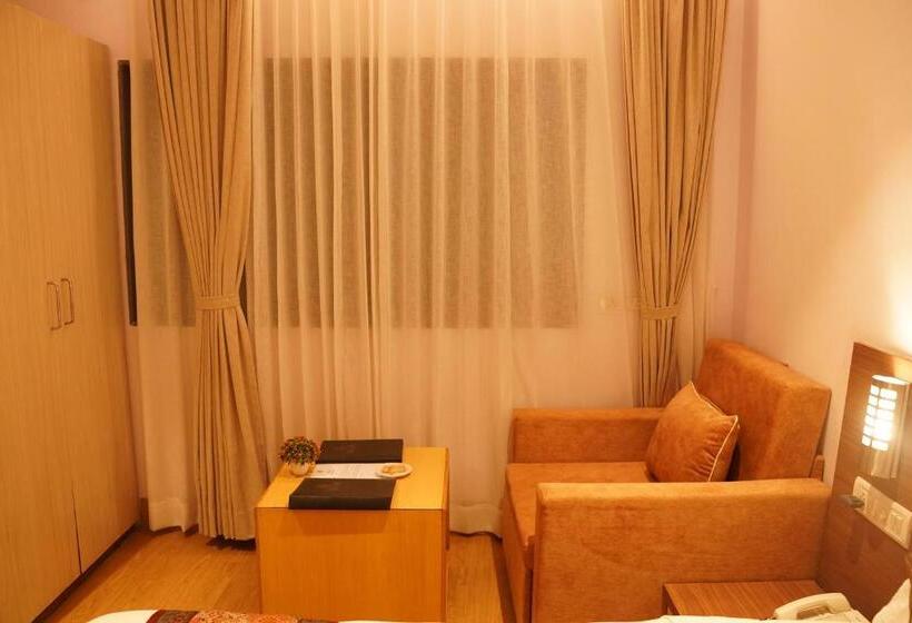 اتاق لوکس, Gorbandh