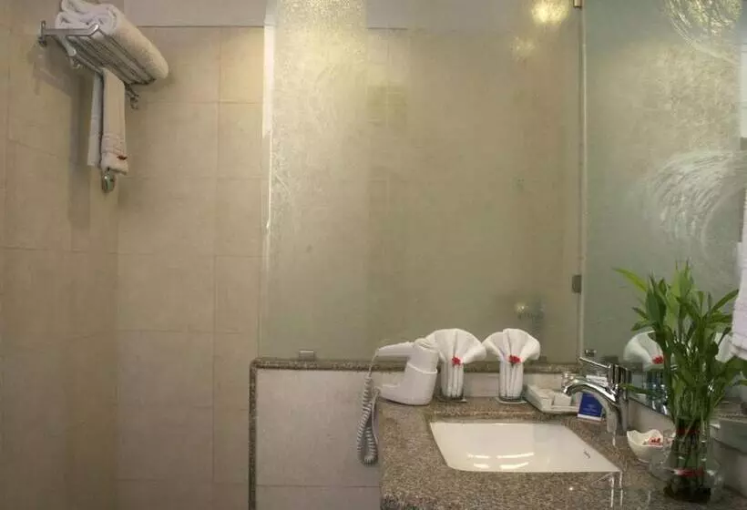 Superior-huone, Legend Sarovar Portico