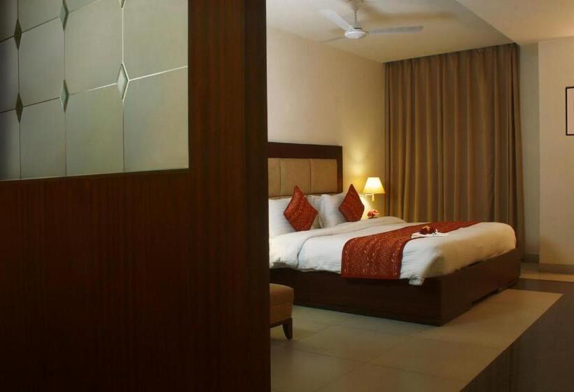 디럭스 룸, Legend Sarovar Portico