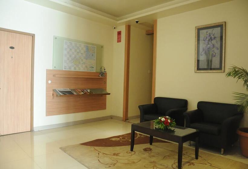 اتاق لوکس, Madhav International Pune Railway Station