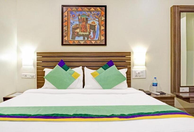 اتاق لوکس, Madhav International Pune Railway Station