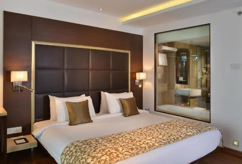 スイート, Majestic Court Sarovar Portico Navi Mumbai