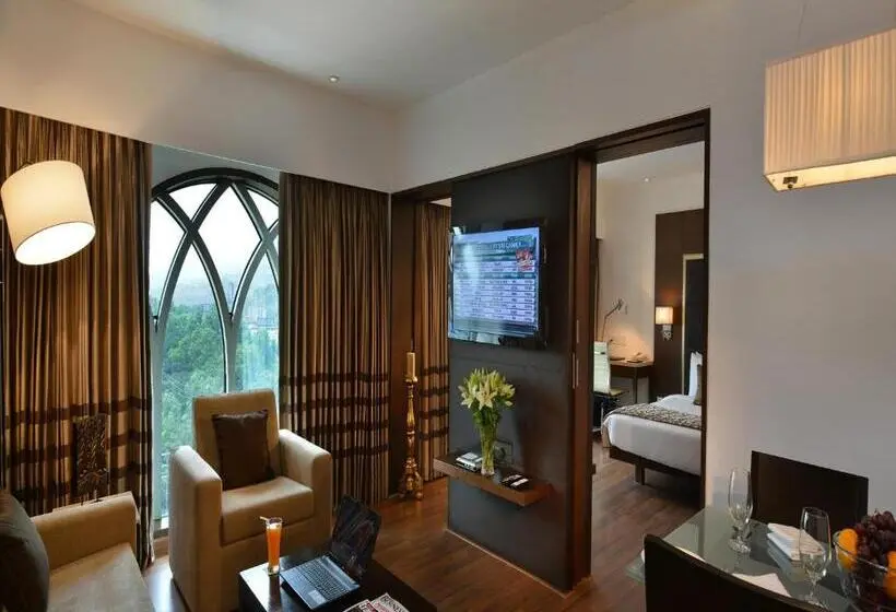 スイート, Majestic Court Sarovar Portico Navi Mumbai