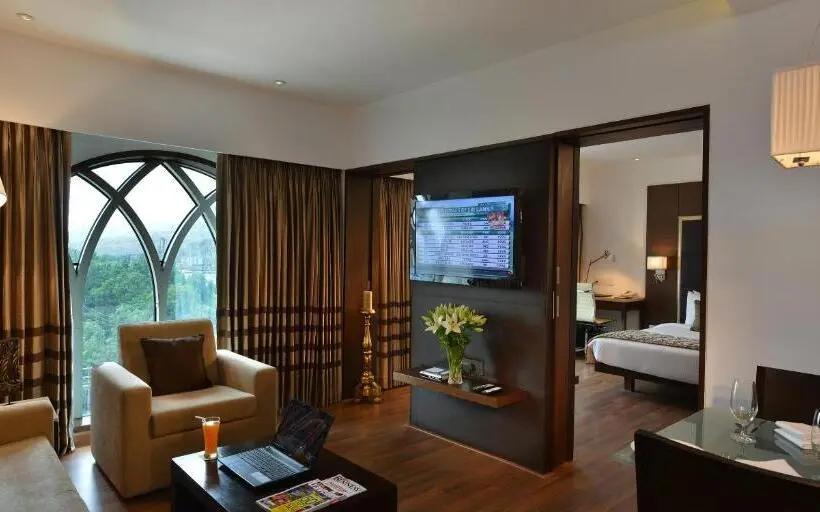 スイート, Majestic Court Sarovar Portico Navi Mumbai