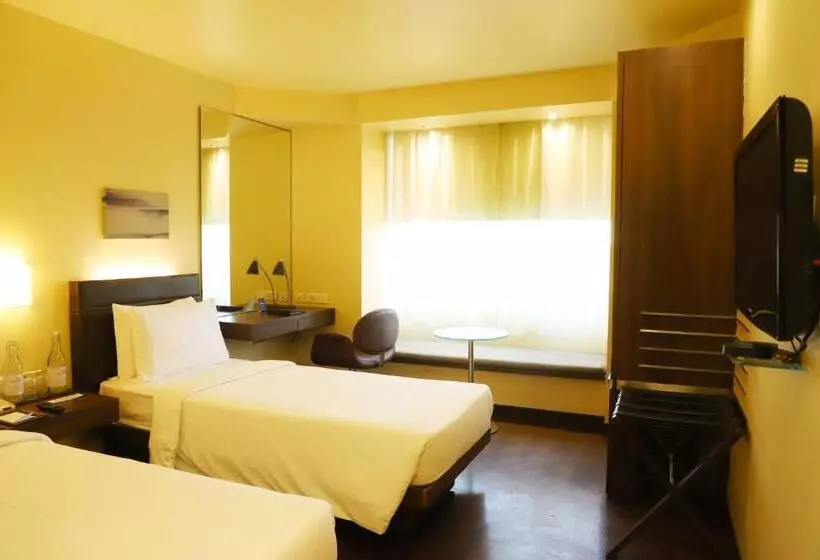 デラックスルーム, Marasa Sarovar Portico  Rajkot