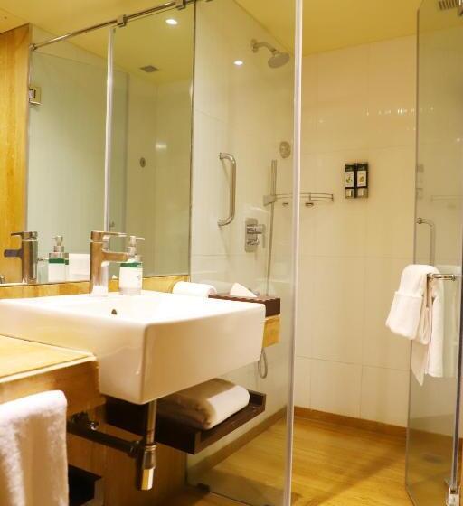 스위트 킹사이즈 침대, Marasa Sarovar Portico Rajkot