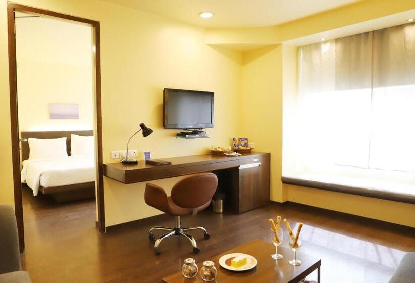 스위트 킹사이즈 침대, Marasa Sarovar Portico Rajkot