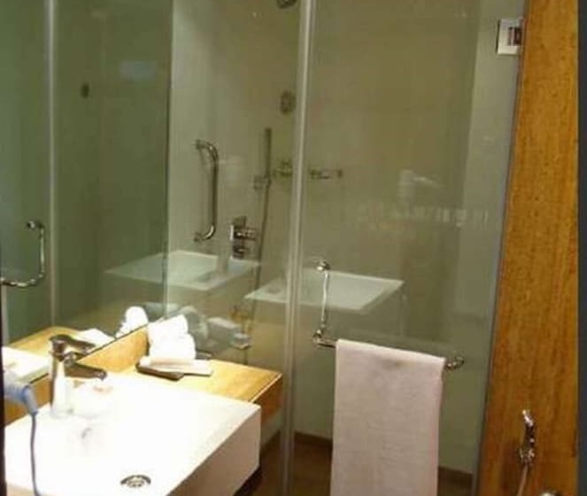 디럭스 룸, Marasa Sarovar Portico Rajkot