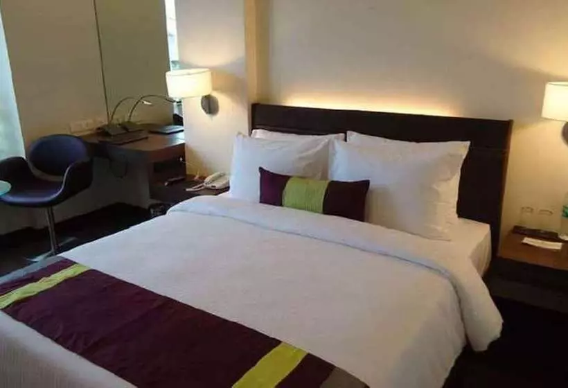 デラックスルーム, Marasa Sarovar Portico  Rajkot