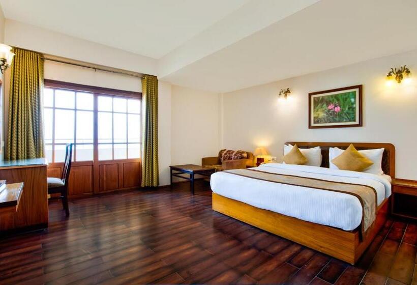 발코니가 있는 스위트, Summit Ttakshang Residency Hotel & Spa Mg Marg