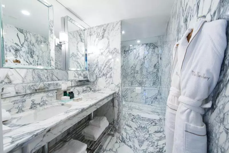 キングサイズベッドのスイートルーム, The Wellesley, A Luxury Collection Hotel, Knightsbridge, London