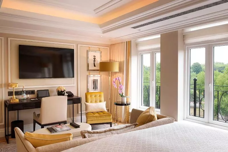 キングサイズベッドのジュニアスイート, The Wellesley, A Luxury Collection Hotel, Knightsbridge, London