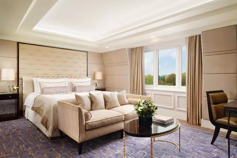 キングサイズベッドのジュニアスイート, The Wellesley, A Luxury Collection Hotel, Knightsbridge, London