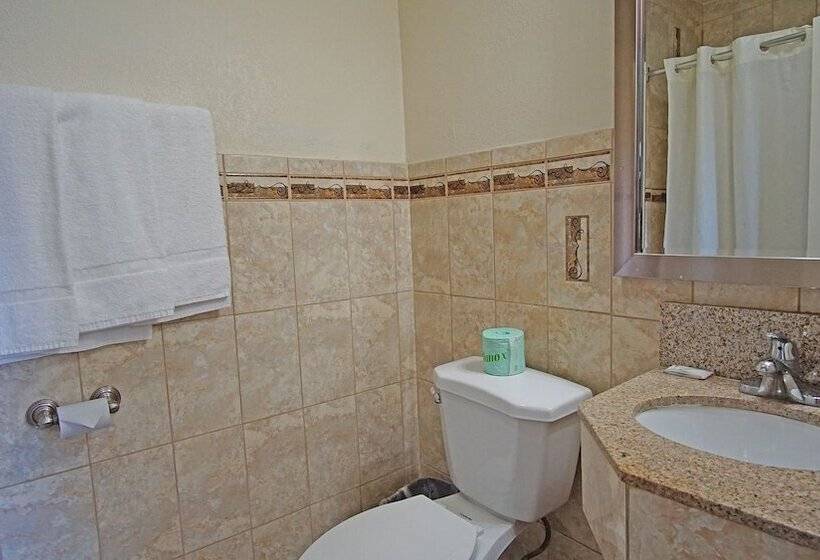 غرفه قياسيه سريرين مزدوجين, Lincoln Motel   Los Angeles, Hollywood Area