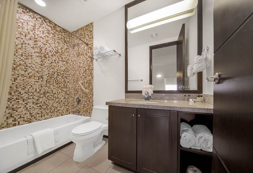 Президентский Люкс 3 Спальни, Peninsula Island Resort & Spa   Beachfront Property At South Padre Island