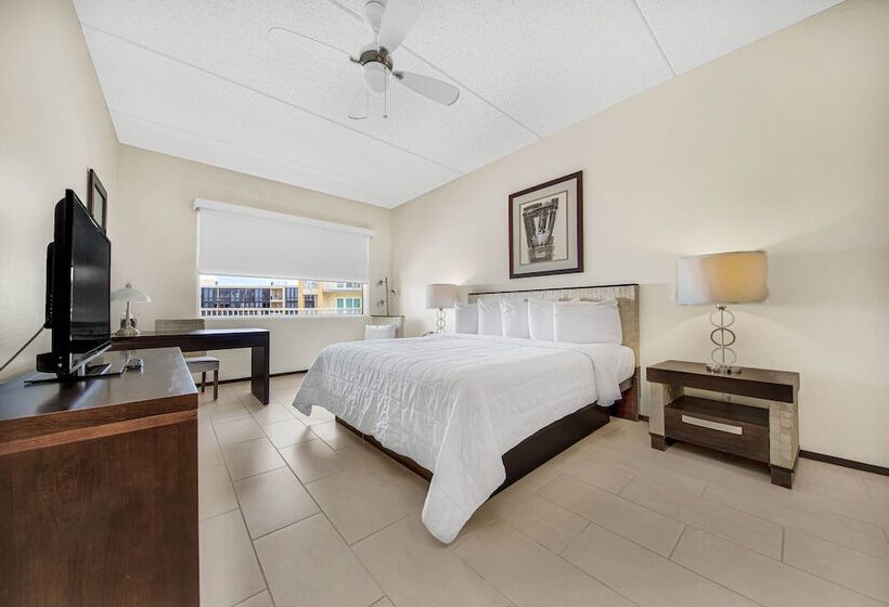 Президентский Люкс 3 Спальни, Peninsula Island Resort & Spa   Beachfront Property At South Padre Island