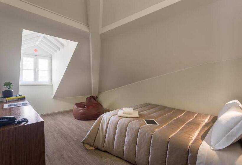 اتاق استاندارد با سرویس بهداشتی مشترک, Serenata Hotel & Hostel Coimbra