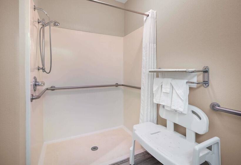 استودیوی لوکس, Baymont By Wyndham Laurel