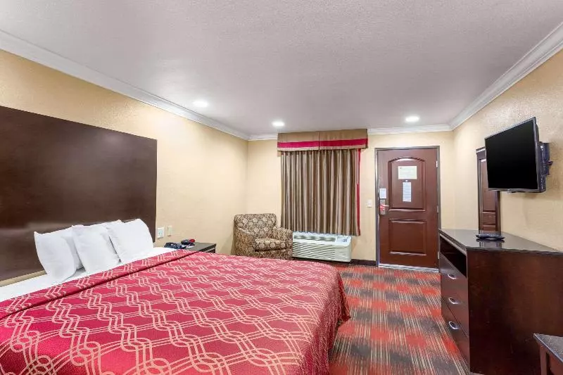キングサイズベッドのスタンダードルーム, Econo Lodge Inn & Suites Escondido Downtown