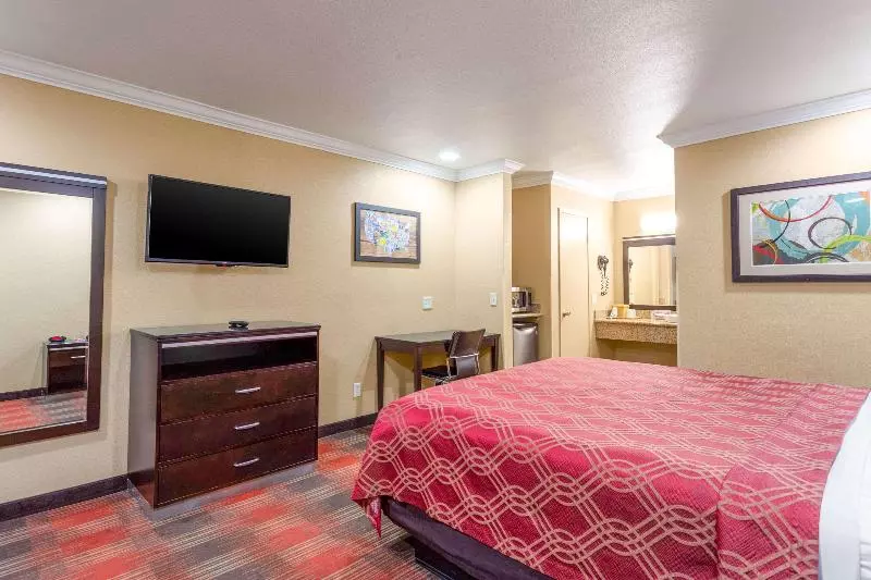 キングサイズベッドのスタンダードルーム, Econo Lodge Inn & Suites Escondido Downtown