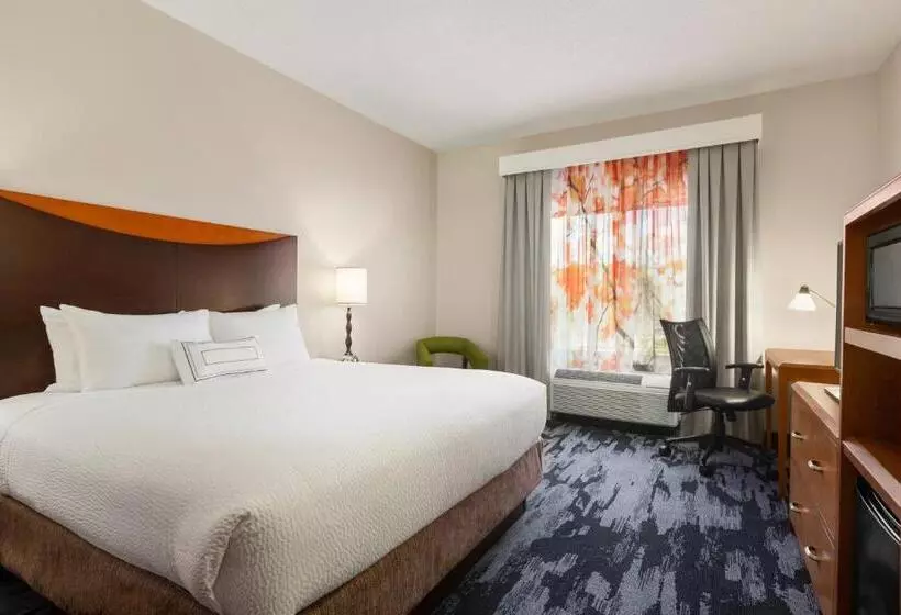 キングサイズベッドのスタンダードルーム, Fairfield Inn & Suites Jacksonville West/chaffee Point