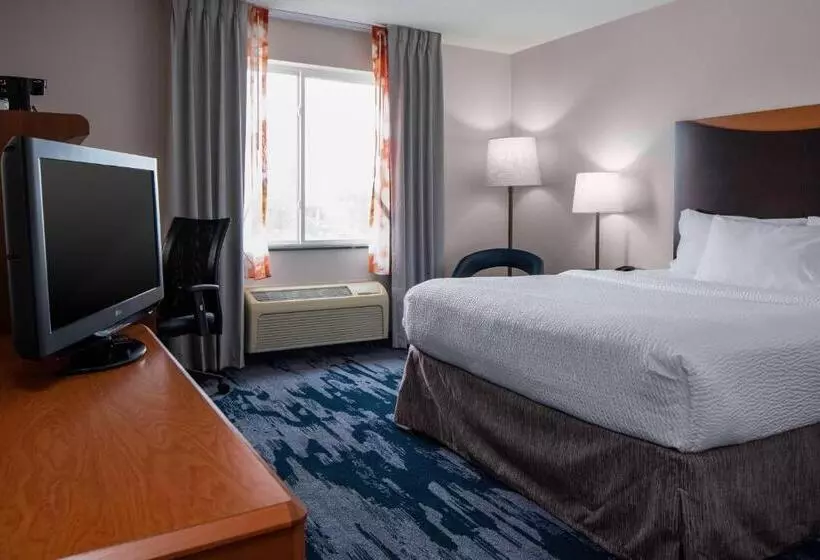 キングサイズベッドのスタンダードルーム, Fairfield Inn & Suites Jefferson City