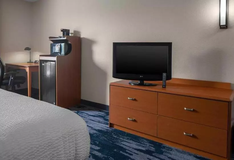 キングサイズベッドのスタンダードルーム, Fairfield Inn & Suites Jefferson City