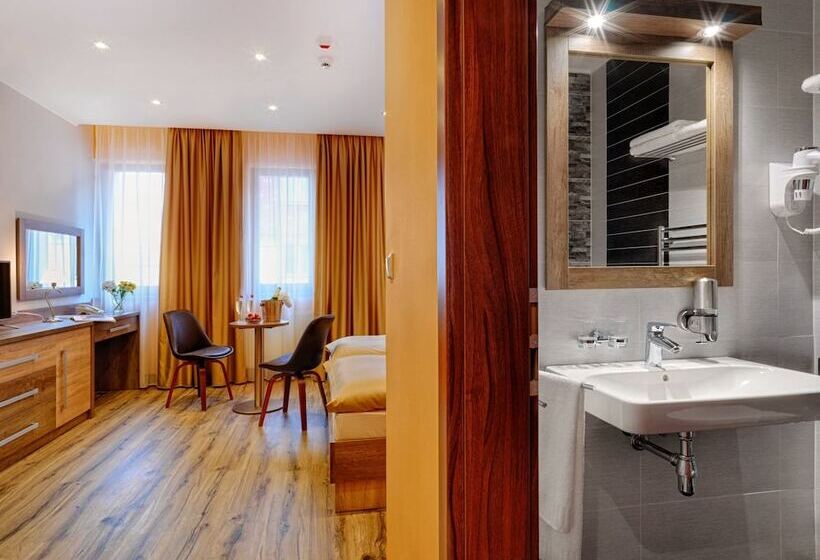 Pokój Standard, Viktor