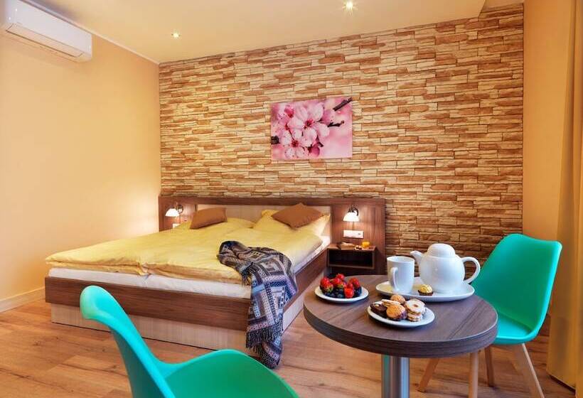 Pokój Standard, Viktor