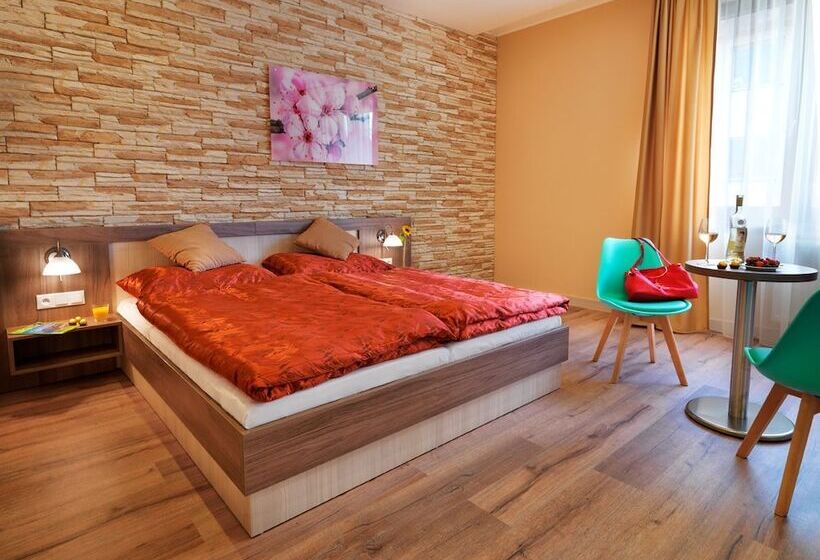 Pokój Deluxe Trzyosobowy, Viktor