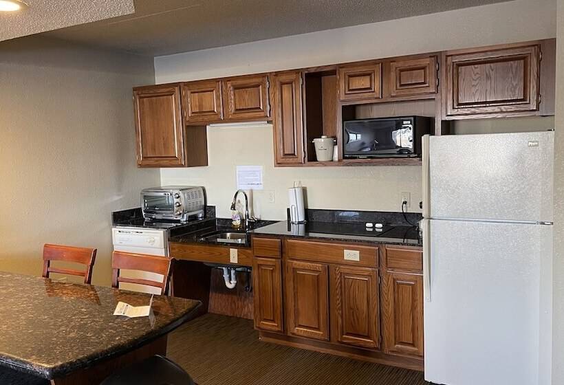 جناح عائلي, Americinn By Wyndham New London