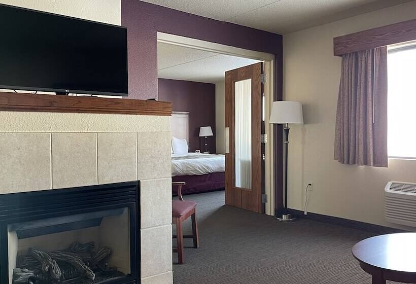 جناح, Americinn By Wyndham New London